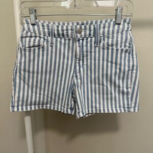 Universal Thread Women’s Blue and White Striped High Rise Midi Shorts size 0/25R